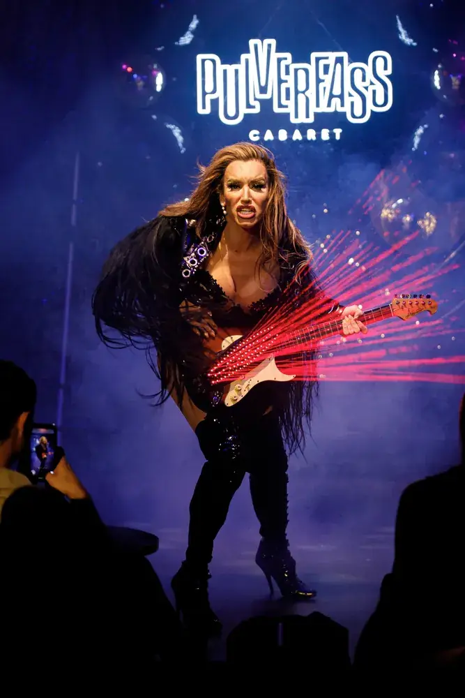 Melissa Alonso – Mit Leucht-Gitarre · Reeperbahn Nights